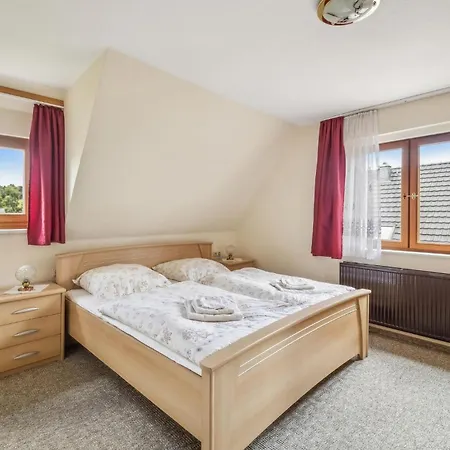 Апартаменты Ferienwohnung Neuhermsdorf *